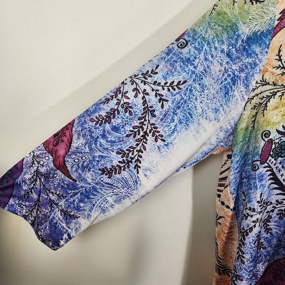 Simply Emma Womens Top Size 1X Beaded Shark Hem 3/4 Sleeve Floral Print Split V - Picture 7 of 14